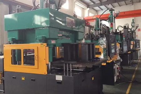 伺服節(jié)能精密注塑機多少錢一臺？至少3萬元以上！