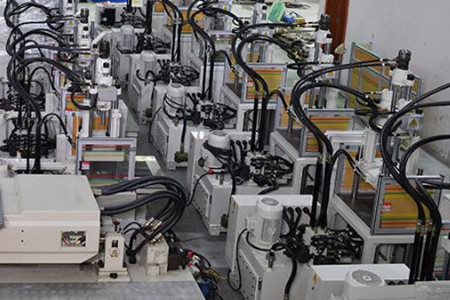 立式注塑機(jī)頂針動(dòng)作異常該如何處理？