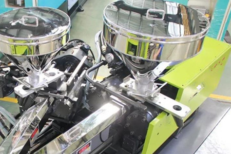 如何選擇混雙色注塑機？看完后漲知識！